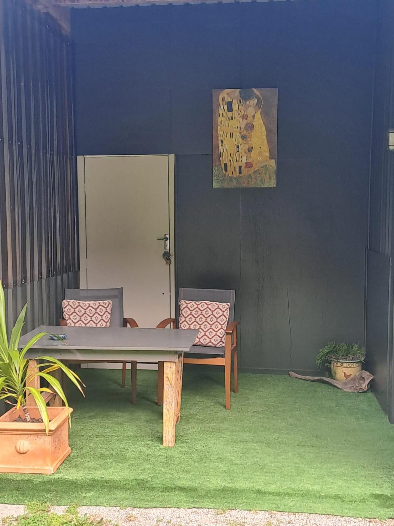 Koru Beachfront Holiday Cabins & Hot Tub Barrytown Exterior foto