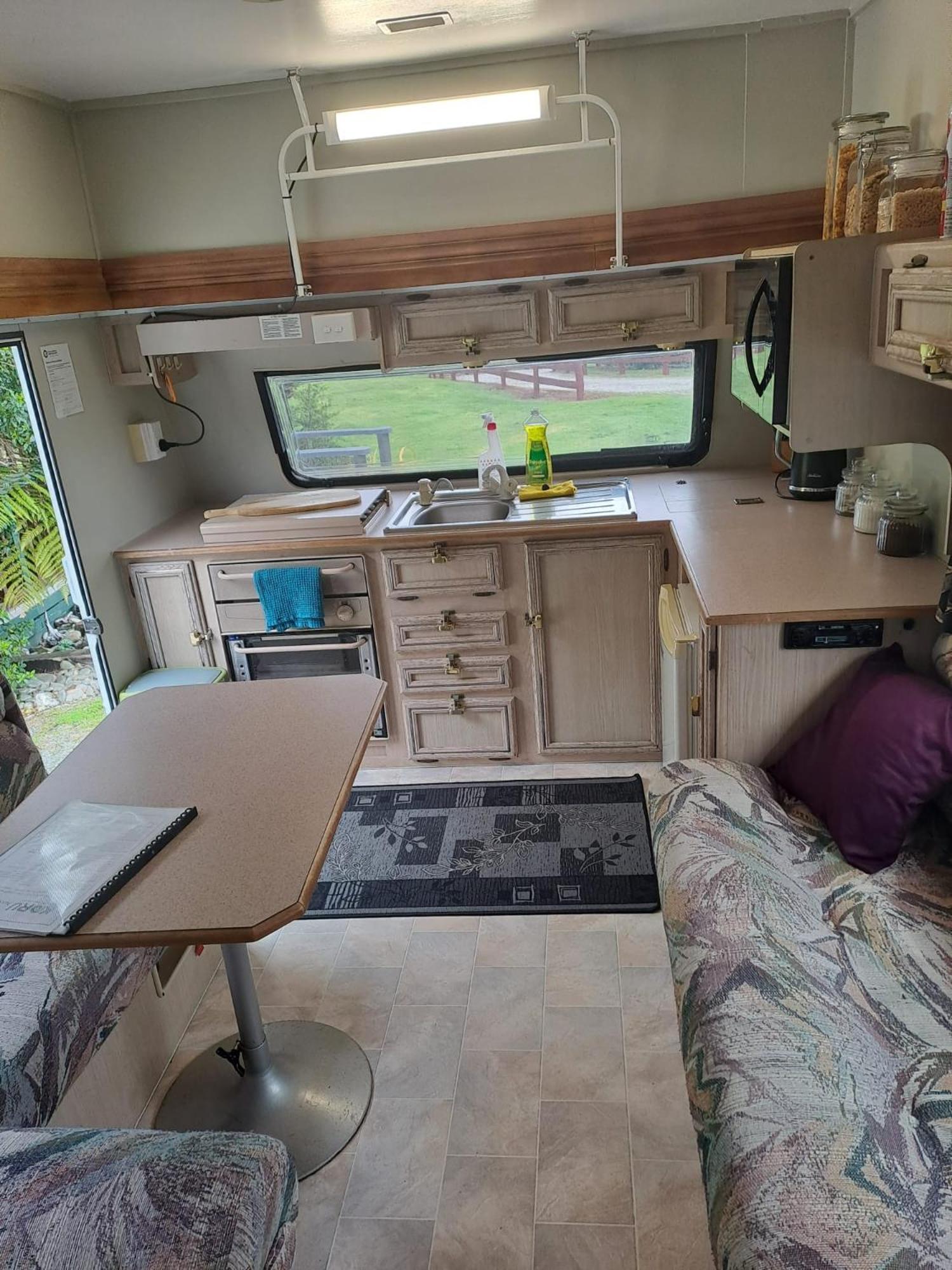 Koru Beachfront Holiday Cabins & Hot Tub Barrytown Exterior foto